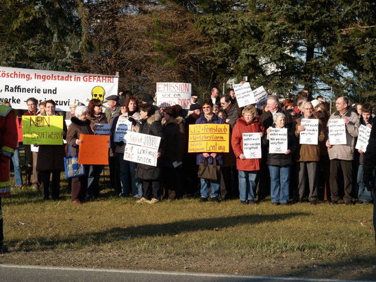 Demonstration gegen die Blockheizkraftwerke in Lenting am 29. Januar 2008